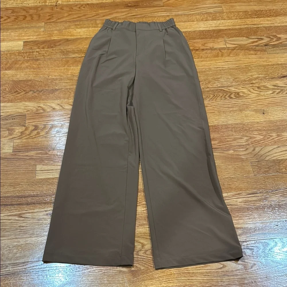 ALO Yoga Wide Leg Pants in Brown